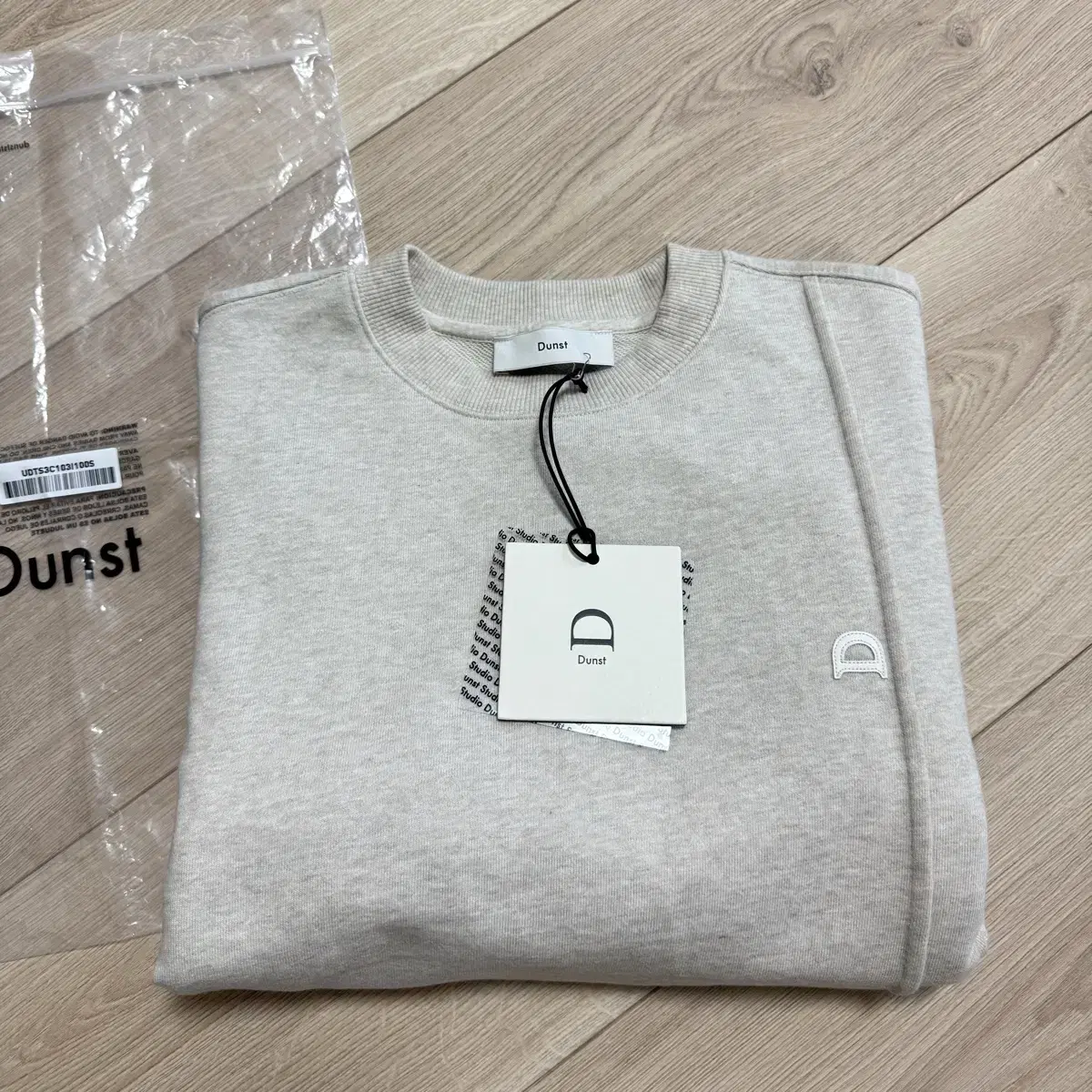 던스트 맨투맨 UNISEX DUNST LOGO SWEATSHIRTS